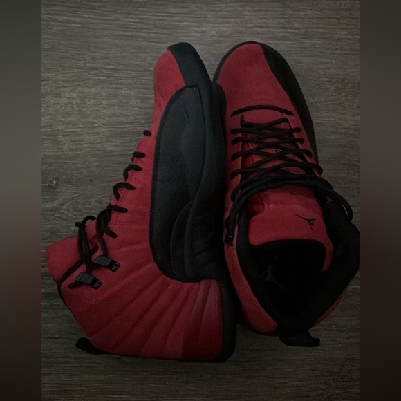 Jordan 12 Reverse flu game - Picture 3 of 4
